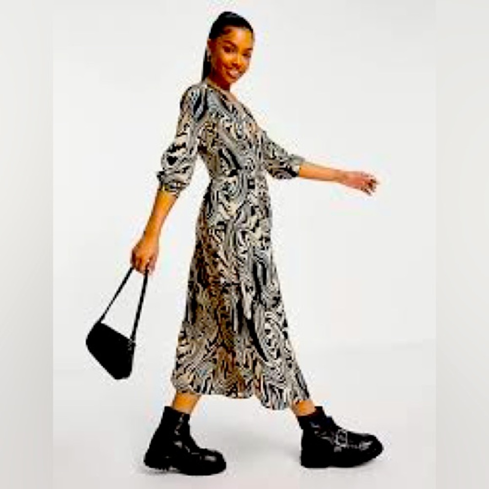 Stradivarius Long Sleeve Midi Satin Dress in Swirl Print Size XL